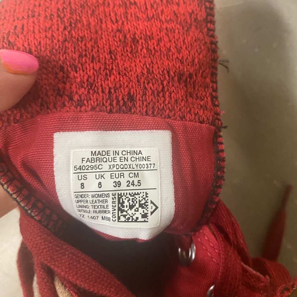 Converse - Picture 2 of 3